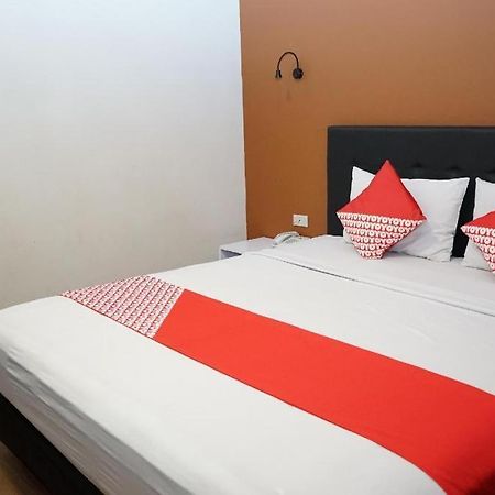 Ren'Z Hotel Pangkal Pinang Exteriér fotografie