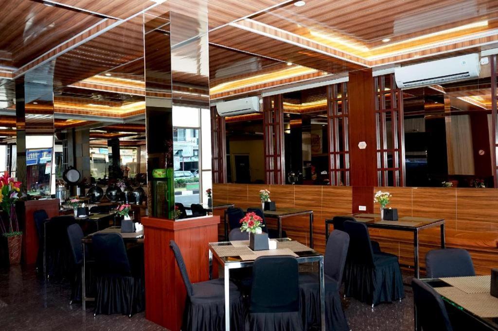 Ren'Z Hotel Pangkal Pinang Exteriér fotografie