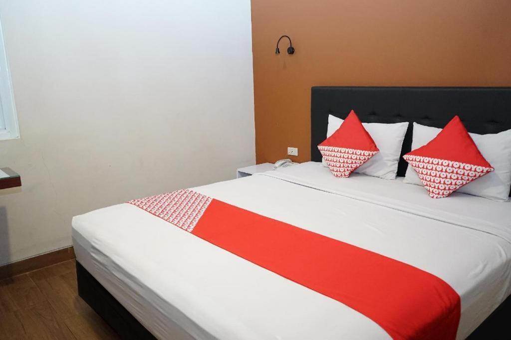 Ren'Z Hotel Pangkal Pinang Exteriér fotografie