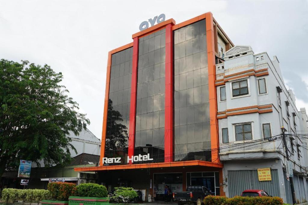 Ren'Z Hotel Pangkal Pinang Exteriér fotografie
